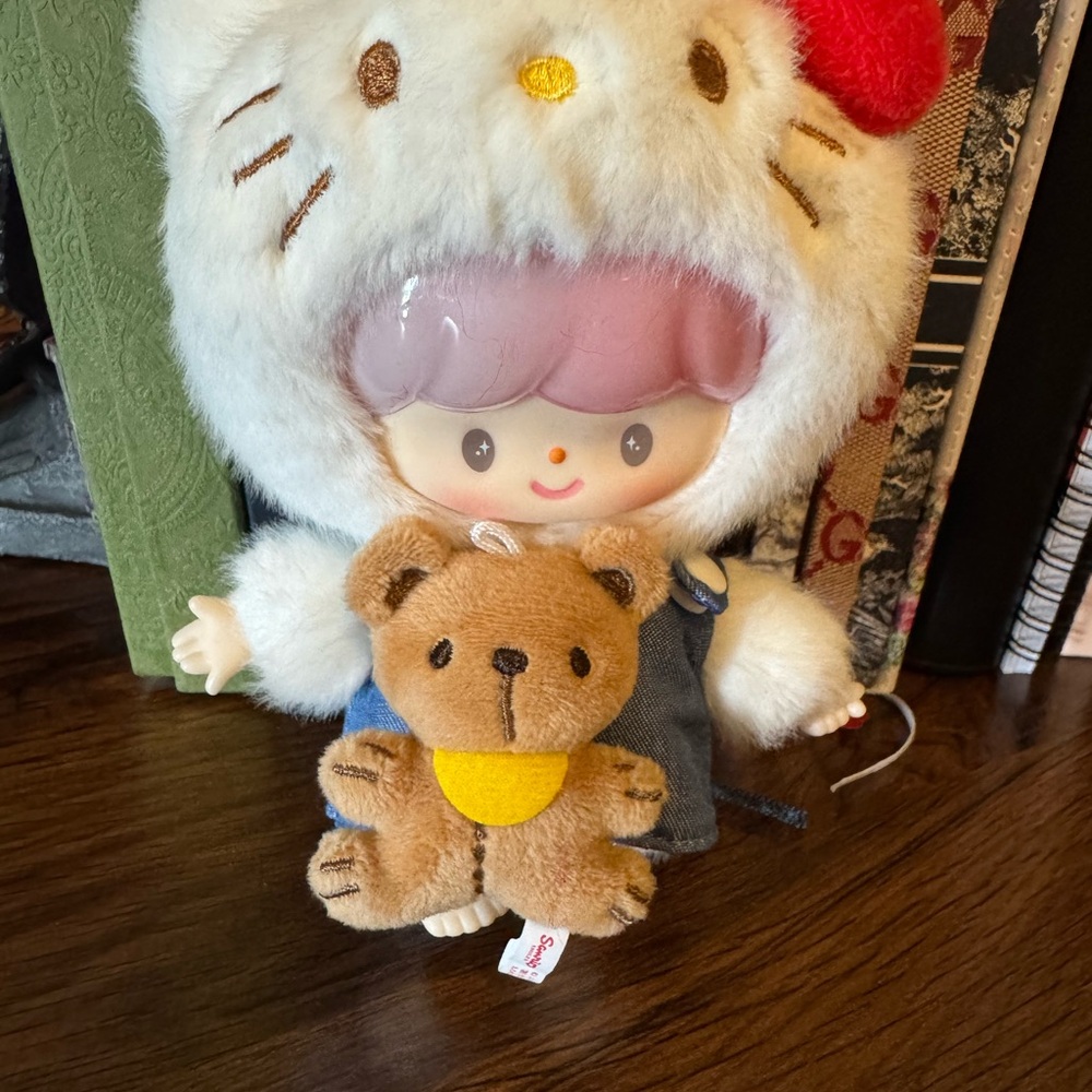 Hello Kitty magnetic Bear Plush Doll. No heart bag. Sold separately.